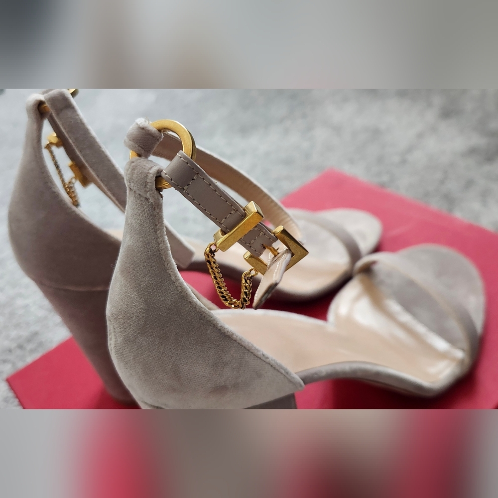 NWT Valentino Garavani Womens Sandals Velvet/leather Size 38 (8) Beige - Picture 4 of 5